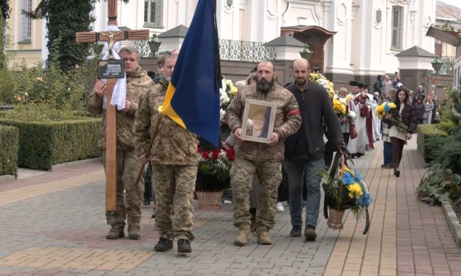 Єдиний син у батьків: у Луцьку попрощалися з 30-річним солдатом Владиславом Драганчуком