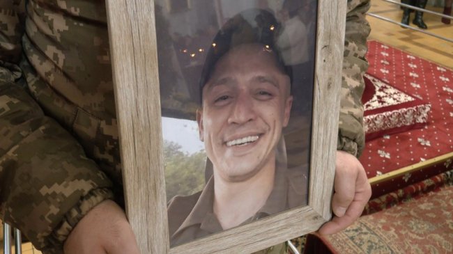 Єдиний син у батьків: у Луцьку попрощалися з 30-річним солдатом Владиславом Драганчуком