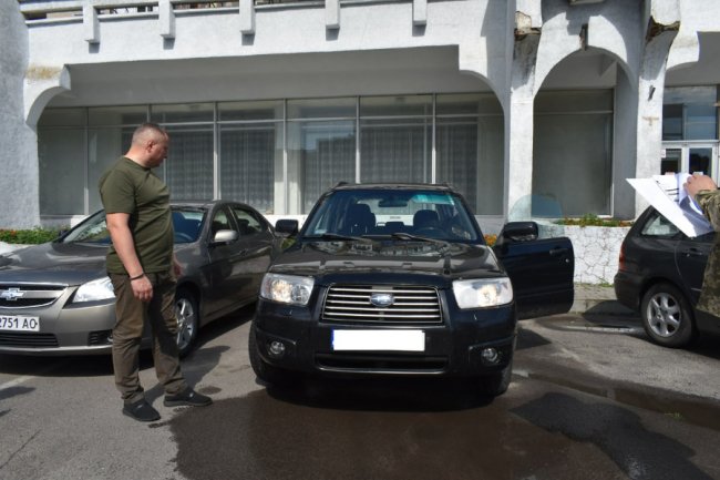 Волинським бійцям передали позашляховик для виконання завдань. ФОТО