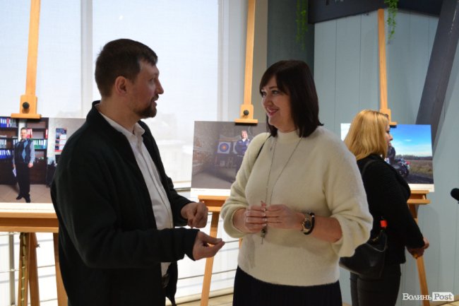 У Луцьку відкрили фотовиставку про «нечоловічі» та «нежіночі» професії. ФОТО