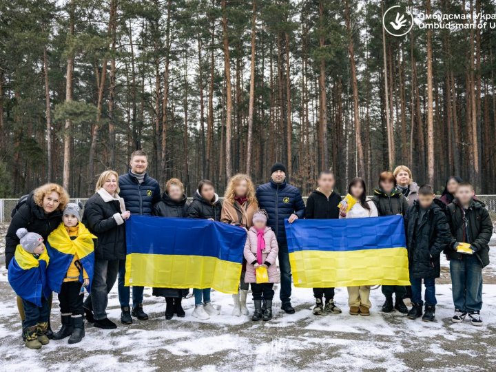 З окупаваних територій в Україну повернули вісьмох дітей З окупаваних територій в Україну повернули вісьмох дітей