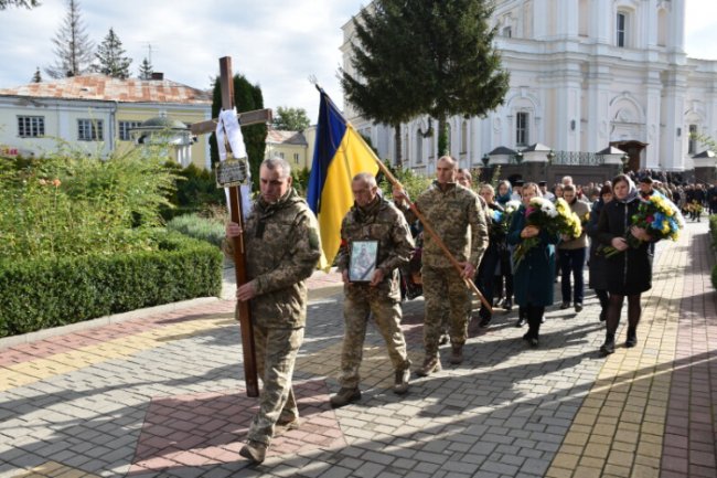 У Луцьку попрощались із загиблим Героєм Віталієм Пшитюком. ФОТО