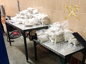 У Білорусі митники затримали росіянку з рекордною партією наркотиків. ВІДЕО