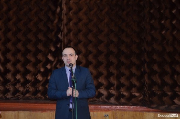 Луцькі школярі зустріли гостей з Волновахи. ФОТО