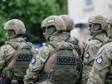 Рятували під обстрілом: бійці КОРД допомогли пораненій дитині на Херсонщині