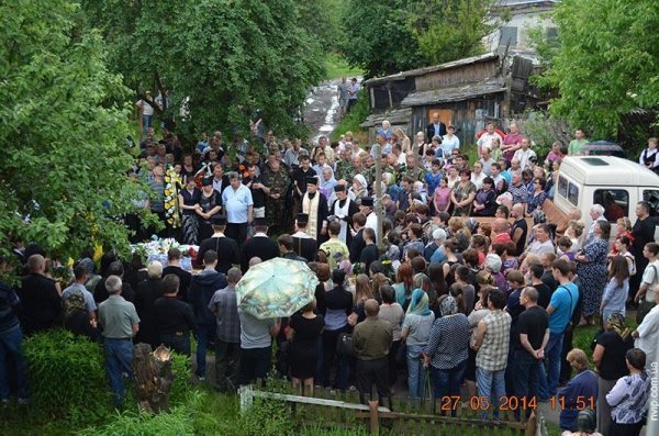 Поховали загиблого під Волновахою нововолинця. ФОТО. ВІДЕО