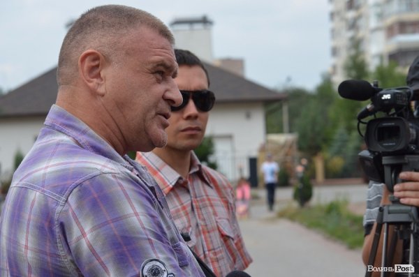 Кравчук пообіцяв купити цеглу на дитбудинок, який хочуть збудувати мало не на його подвір'ї. ФОТО. ВІДЕО