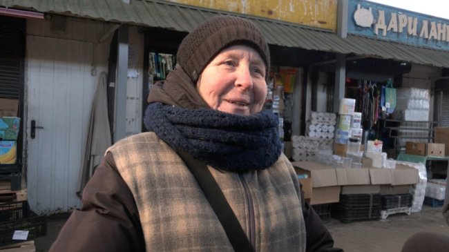 Як продавці на ринку у Луцьку рятувалися від морозів. ВІДЕО