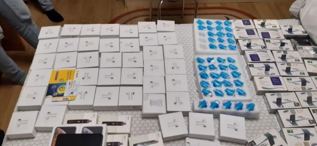 Понад 50 вебсайтів і 1500 жертв: розповілили деталі затримання шахраїв, які продавали підробки дорогих девайсів