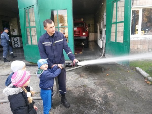 У Ківерцях навчали дітей гасити пожежу. ФОТО