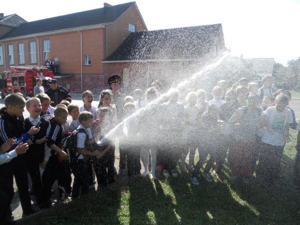У Ківерцях навчали дітей гасити пожежу. ФОТО