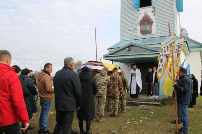 На Волині попрощалися із Героєм Віктором Нестеруком. ФОТО