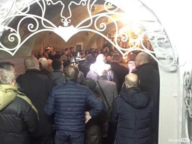 У Луцьку прощаються із загиблим у аварії журналістом Юрієм Яцюком. ФОТО