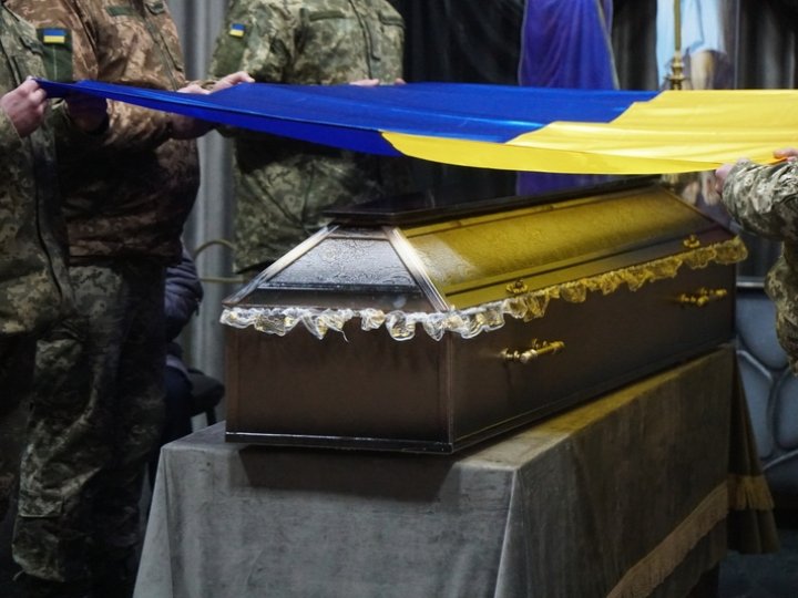 Загинув понад рік тому: завтра, 1 квітня, у Луцьку прощатимуться з воїном Іваном Литвинчуком