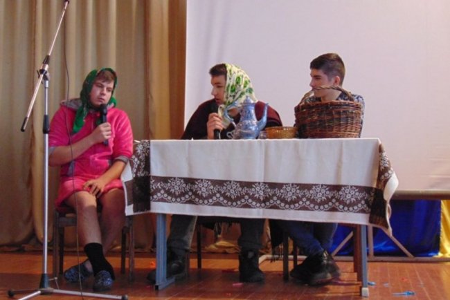 Студенти Рожищенського коледжу влаштували новорічний концерт