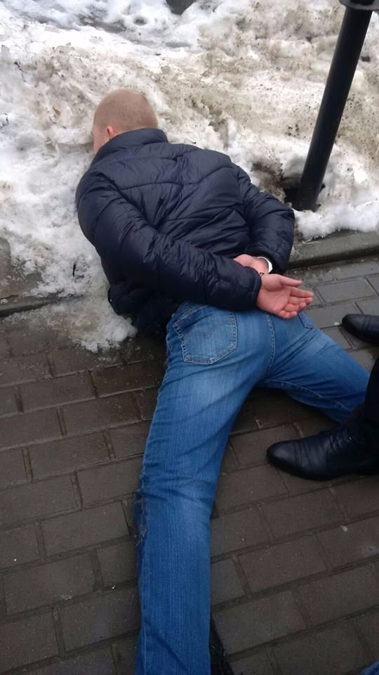 Київського поліцейського затримали на хабарі у 80 тисяч гривень. ФОТО