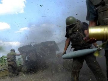 На околицях Донецька йде запеклий бій, – очевидці