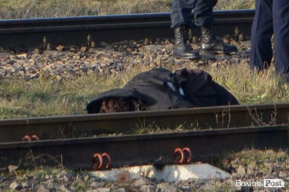 У Луцьку поїзд переїхав людей. ФОТО