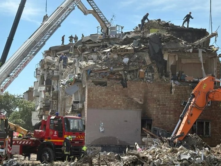 У Києві одразу дві російські ракети влучили в житловий будинок,  - Повітряні сили