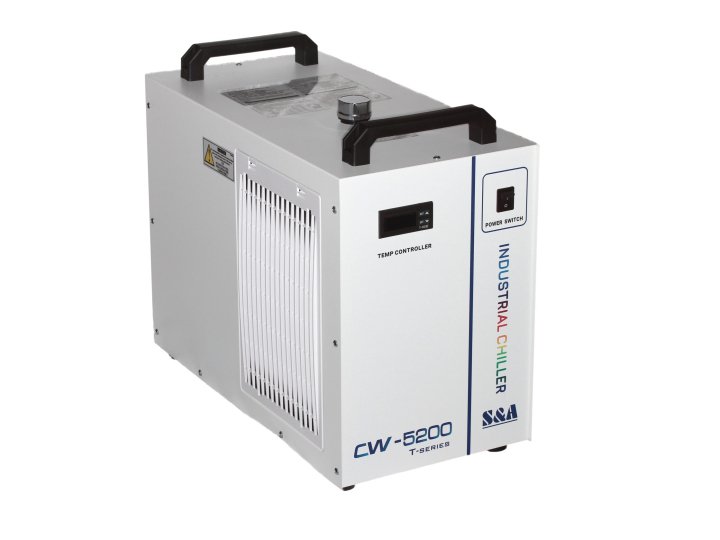 Чіллер для ЧПУ: як обрати надійну систему охолодження та не «вбити» верстат