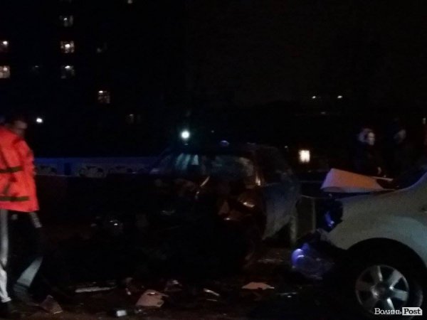 Аварія в Луцьку: «Москвичу» знесло передок