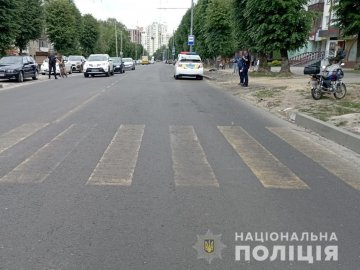 У Луцьку 70-річний мопедист на пішохідному переході збив двох неповнолітніх дівчат