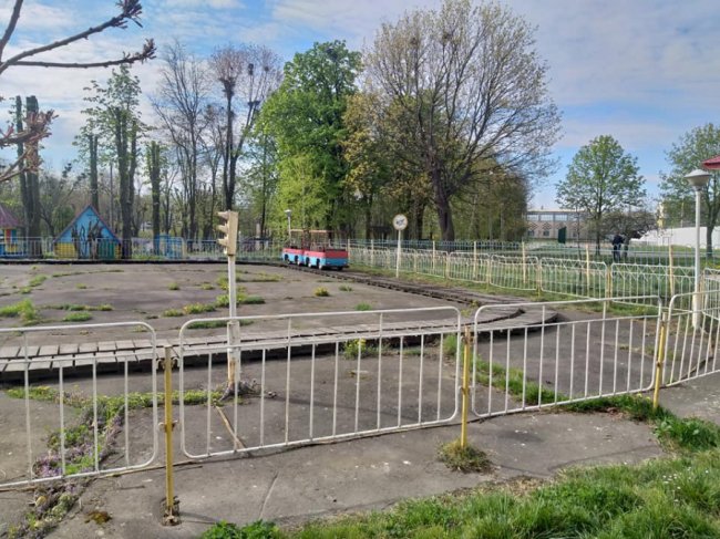 У місті на Волині невідомі розгромили парк атракціонів. ФОТО
