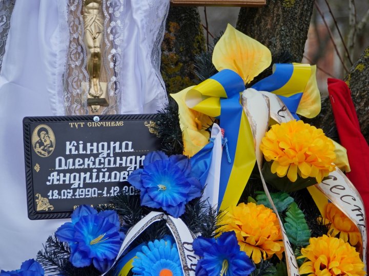 Сотні волинян прийшли попрощатися із Героєм Олександром Кіндрою