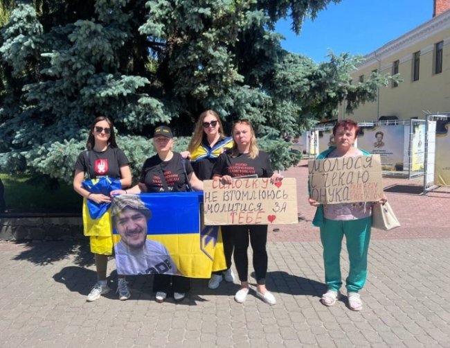 Два роки у полоні: у місті на Волині влаштували акцію-нагадування про полонених бійців полку «Азов»