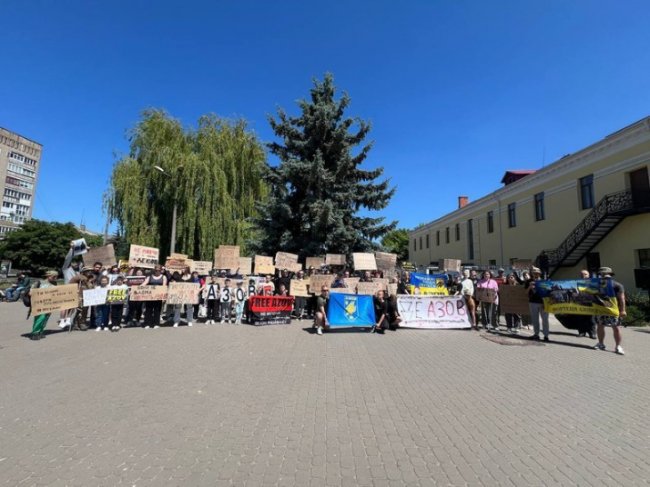 Два роки у полоні: у місті на Волині влаштували акцію-нагадування про полонених бійців полку «Азов»