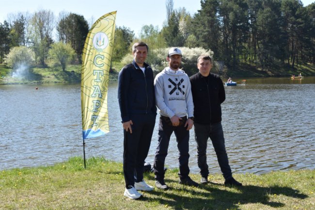 Водні забави, змагання та смаколики: поблизу Луцька розпочалися «Дні відкритої води». ФОТО