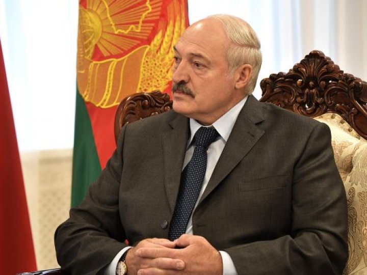 Лукашенко призиває на службу офіцерів запасу: як це пояснили