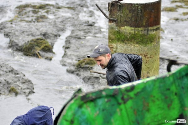 Як чистять ставки в Теремно. ФОТО
