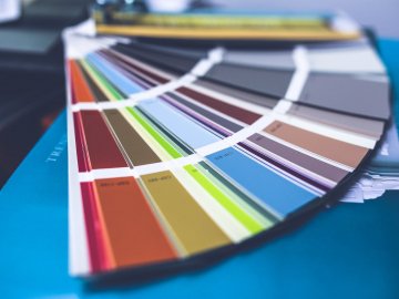 Стилісти розповіли про головний колір цієї осені