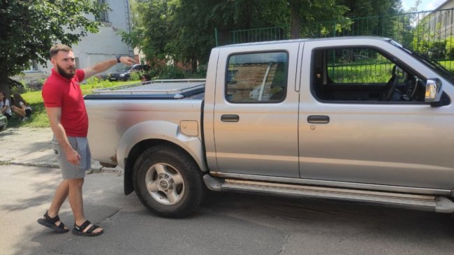 Приганяють та ремонтують: волинські волонтери передали військовим ще шість авто