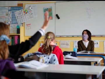 На Волині за місяць коронавірус виявили у 140 працівників шкіл та понад пів сотні учнів