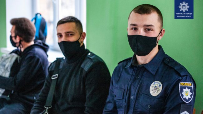 Луцькі патрульні долучилися до всеукраїнської акції зі здачі крові