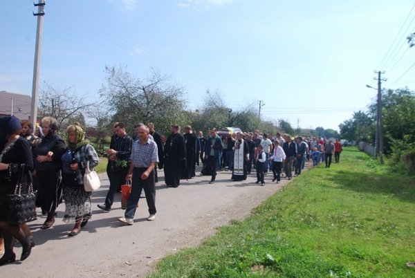 Під Луцьком прощалися з загиблим бійцем. ФОТО