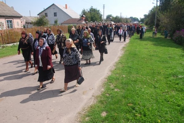 Під Луцьком прощалися з загиблим бійцем. ФОТО