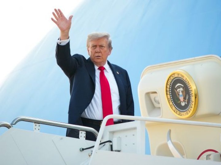 Біля президентського літака Трампа помітили дрон, - ЗМІ