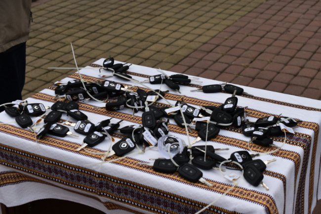 Сільська медицина Волині поповнилася 40 новими позашляховиками. ФОТО