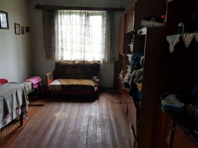Антисанітарія та купа мотлоху: на Ківерцівщині перевірили умови проживання дітей у кризових сім'ях. ФОТО