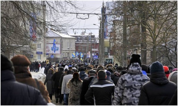 «Євронеділя» в Луцьку: віче, хода та панахида. ФОТО