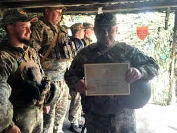 Воїн з Волині отримав відзнаку від Рустема Умєрова