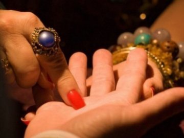 На Волині шахрайка «зняла порчу» з пияка за 56 тисяч