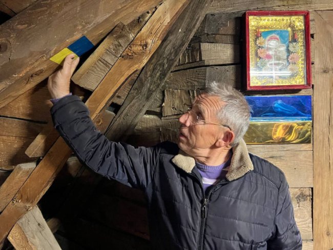 У храмі на Волині знайшли прапор, який берегли майже 100 років