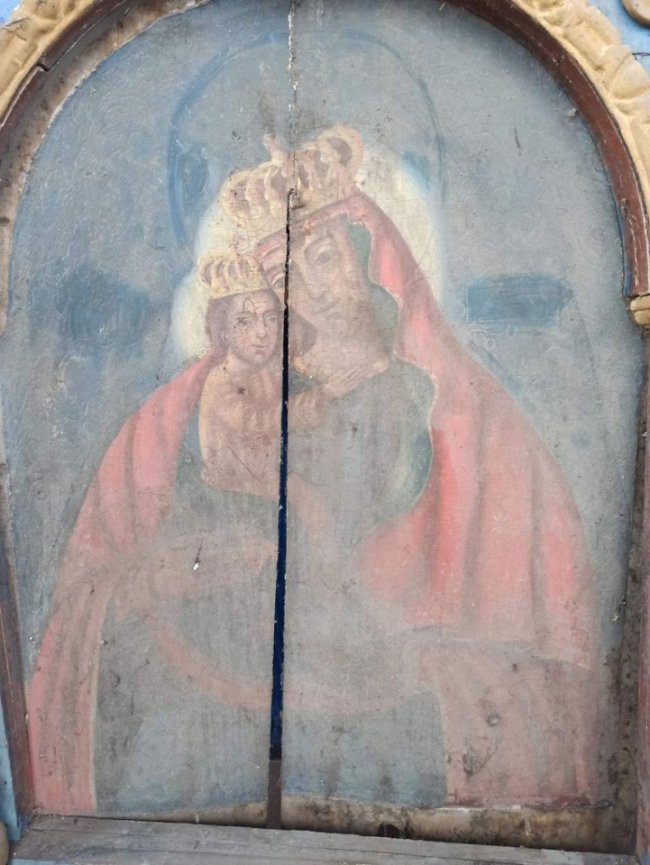 У храмі на Волині знайшли прапор, який берегли майже 100 років