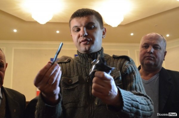 Гузь каже, що до шумових гранат прив'язують інші елементи