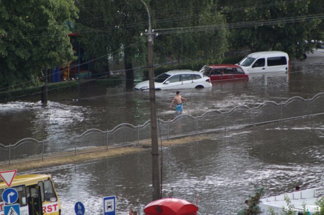 У Луцьку після зливи – потоп. ФОТО. ВІДЕО