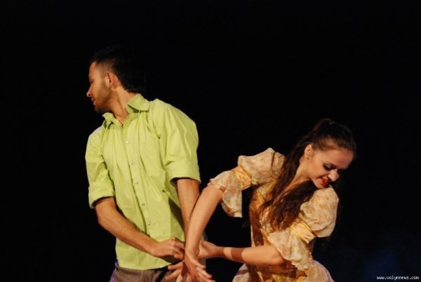 Танці пам’яті Майкла Джексона у Луцьку. ФОТО